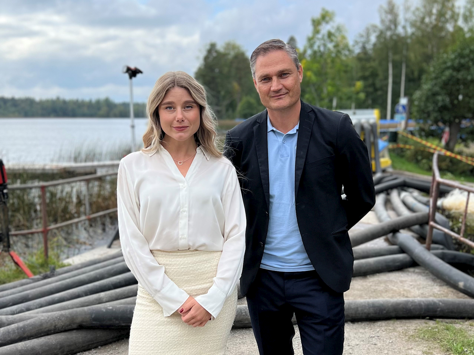 Kommunstyrelsens ordförande, Amanda Lindblad och kommundirektör, Daniel Holmvin.